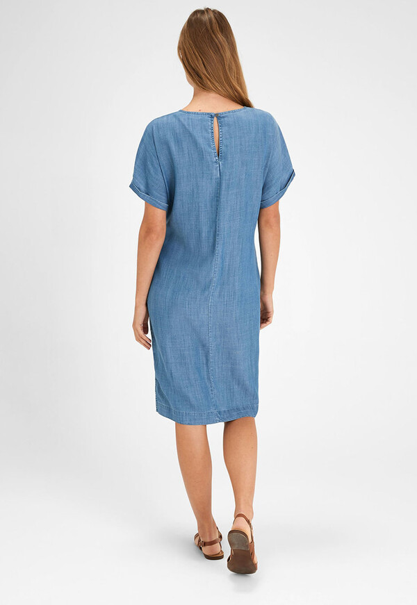 Рокля с лиосел и колан Рокля с лиосел и колан